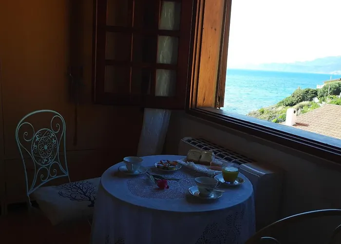Sardegna La Bouganville *